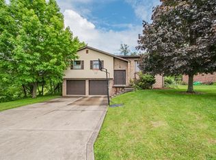 222 Summit View Dr, Jeannette, PA