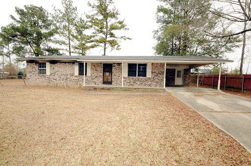 2nd image of 18 Pinehill Dr