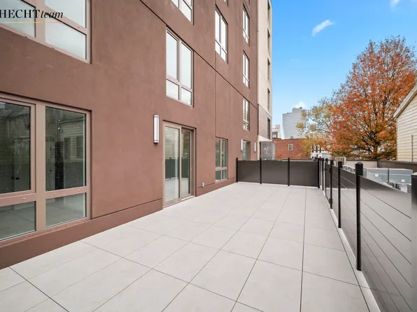 1 Putnam Avenue image 14 of 15