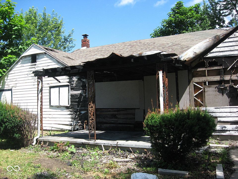 2nd image of 4942 Mecca St