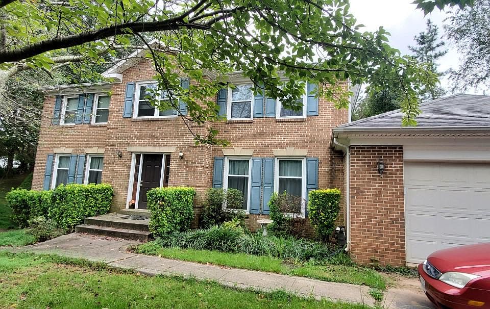 1st image of 12109 Metcalf Cir