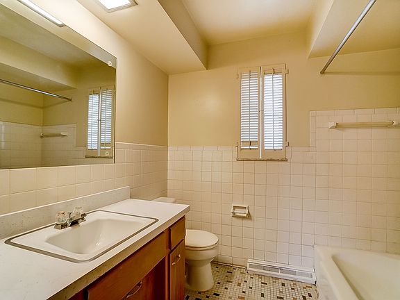 4th image of 34-64 Napoleon Ave #58D