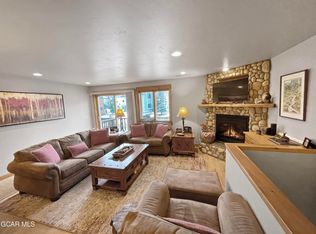 825 Ermine Ln, Fraser, CO 80442