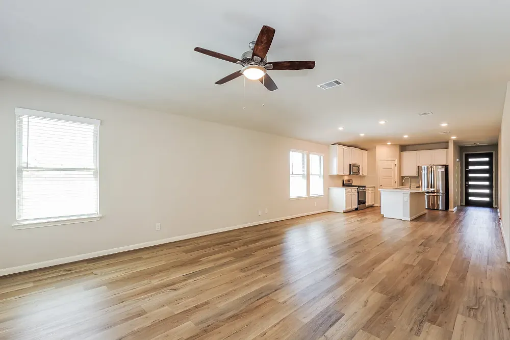 3 bed, 2029 sqft, $1,250 — Photo 2