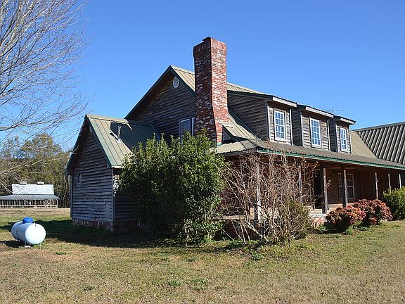3rd image of 32 Laurie Ln