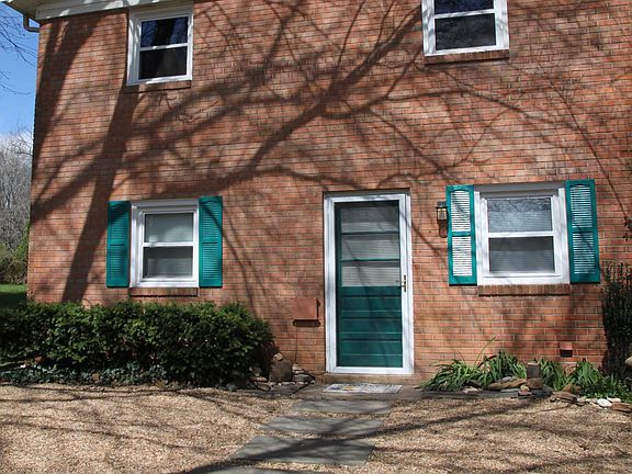 Entrance and front yard