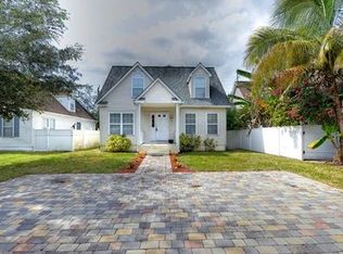 155 Leawood Cir, Naples, FL 34104
