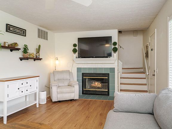 3rd image of 162 Burns Dr