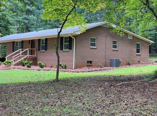 5719 Enfield Rd, Pfafftown, NC 27040