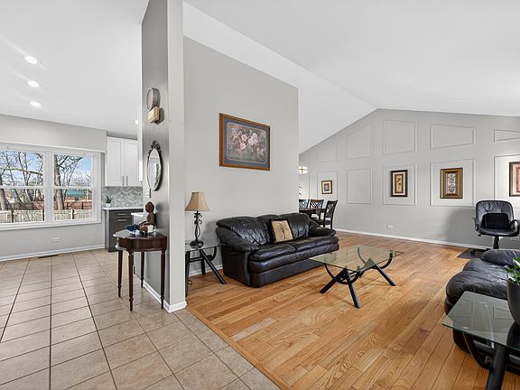 4th image of 460 Highland Grove Dr