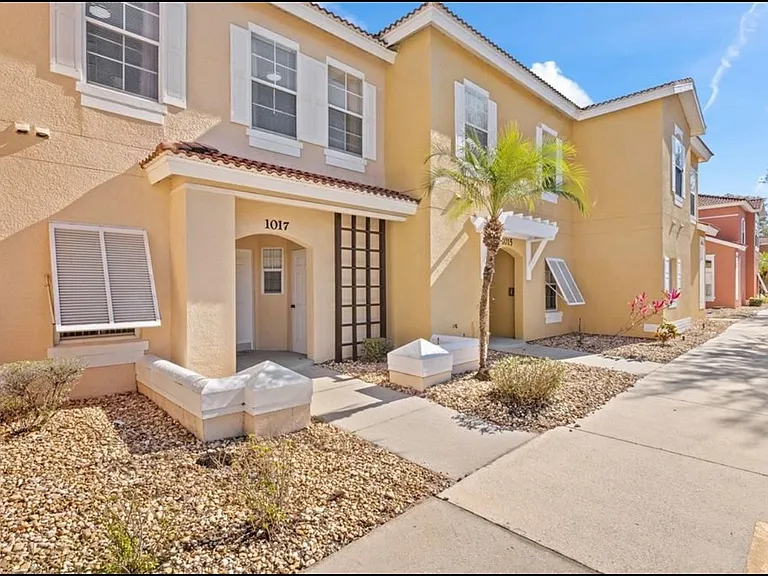 1017 Park Ridge Cir #1017 — Photo 2