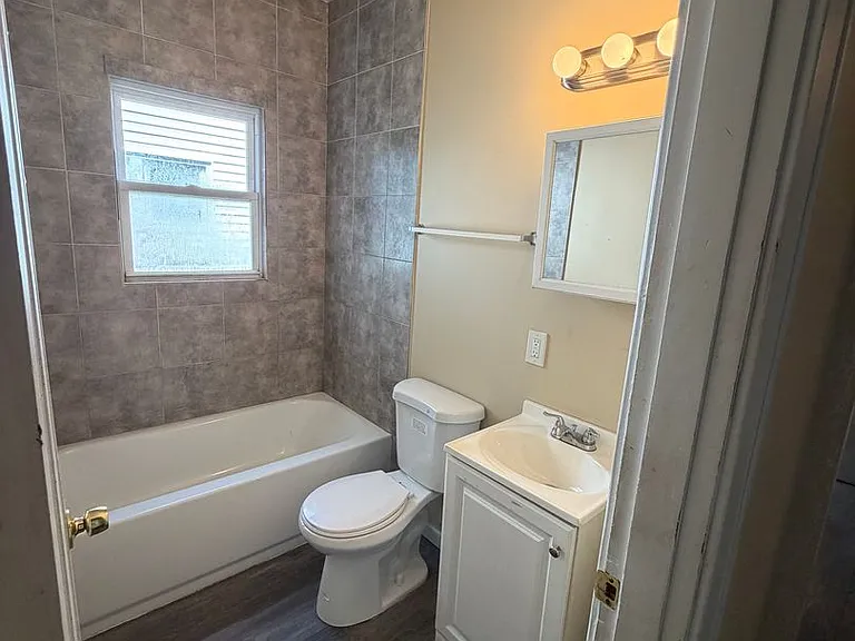 1979 Dalewood Pl — Photo 9