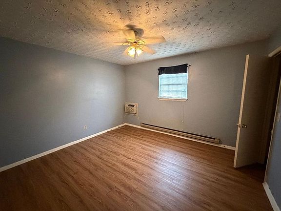 2nd image of 14694 Wallace Pike #2