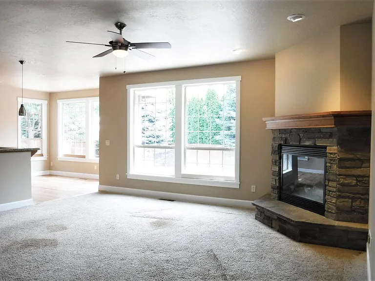 1505 E Daylesford Dr — Photo 3