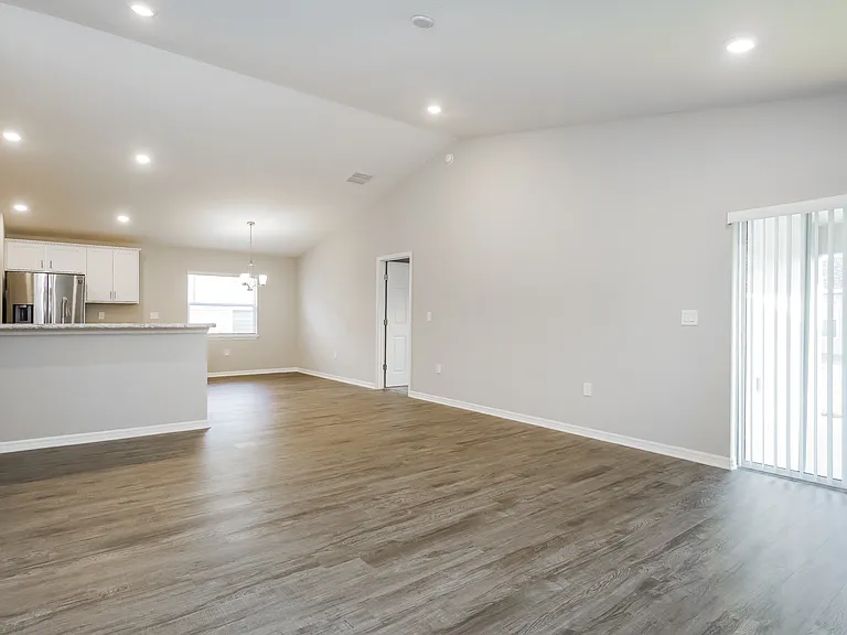 645 Vittorio Dr — Photo 3