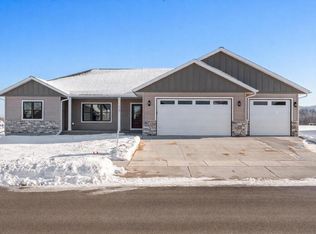 935 Crockett DRIVE, Holmen, WI 54636