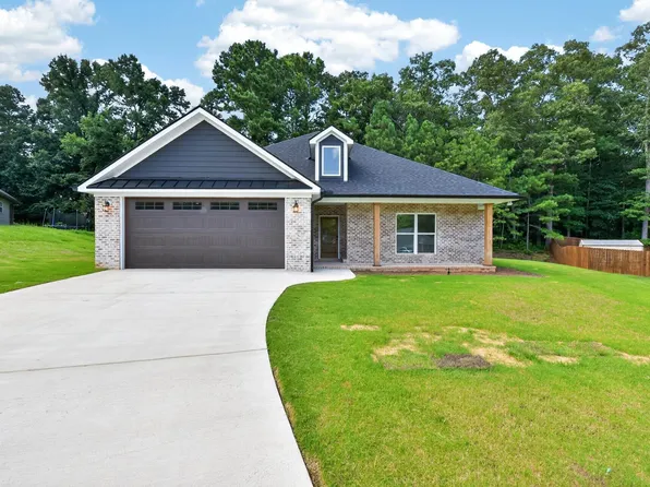 13550 Vineyard Way, Northport, AL 35475