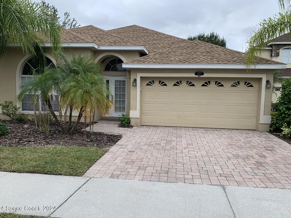 1227 Hasley Pl