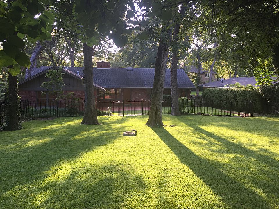 2nd image of 3121 Preston Hollow Rd