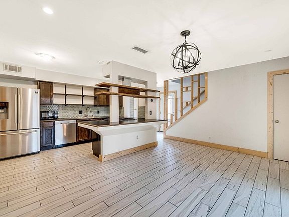 4th image of 2806 Skyway Cir APT 102