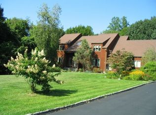 36 Santino Ct, Mahopac, NY 10541