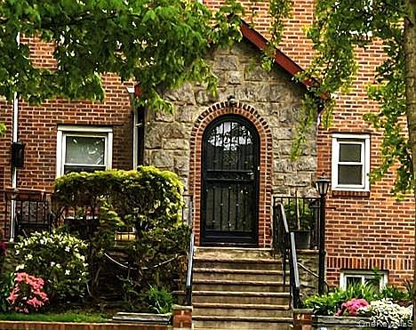 3rd image of 6402 Ellwell Crescent
