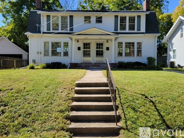 1212 48th St, Des Moines, IA 50311