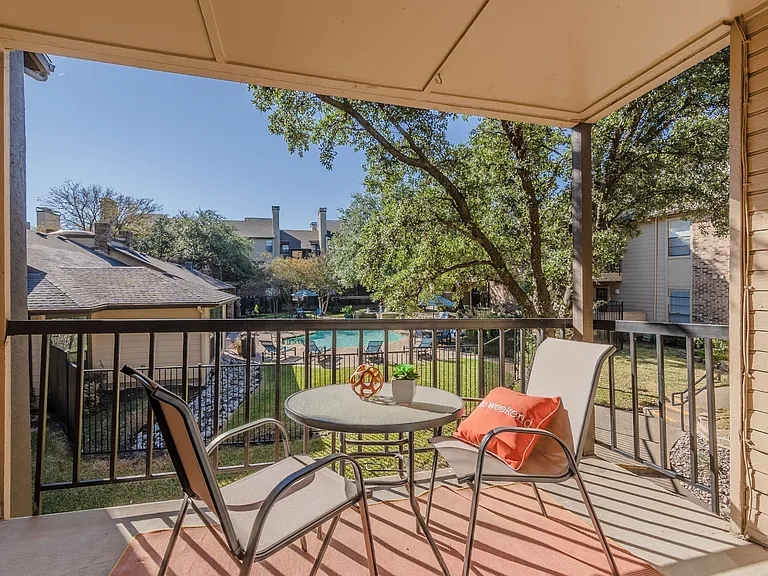 Pinehurst Place Apartments — Photo 8