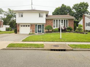 24 Edna Drive, Syosset, NY 11791