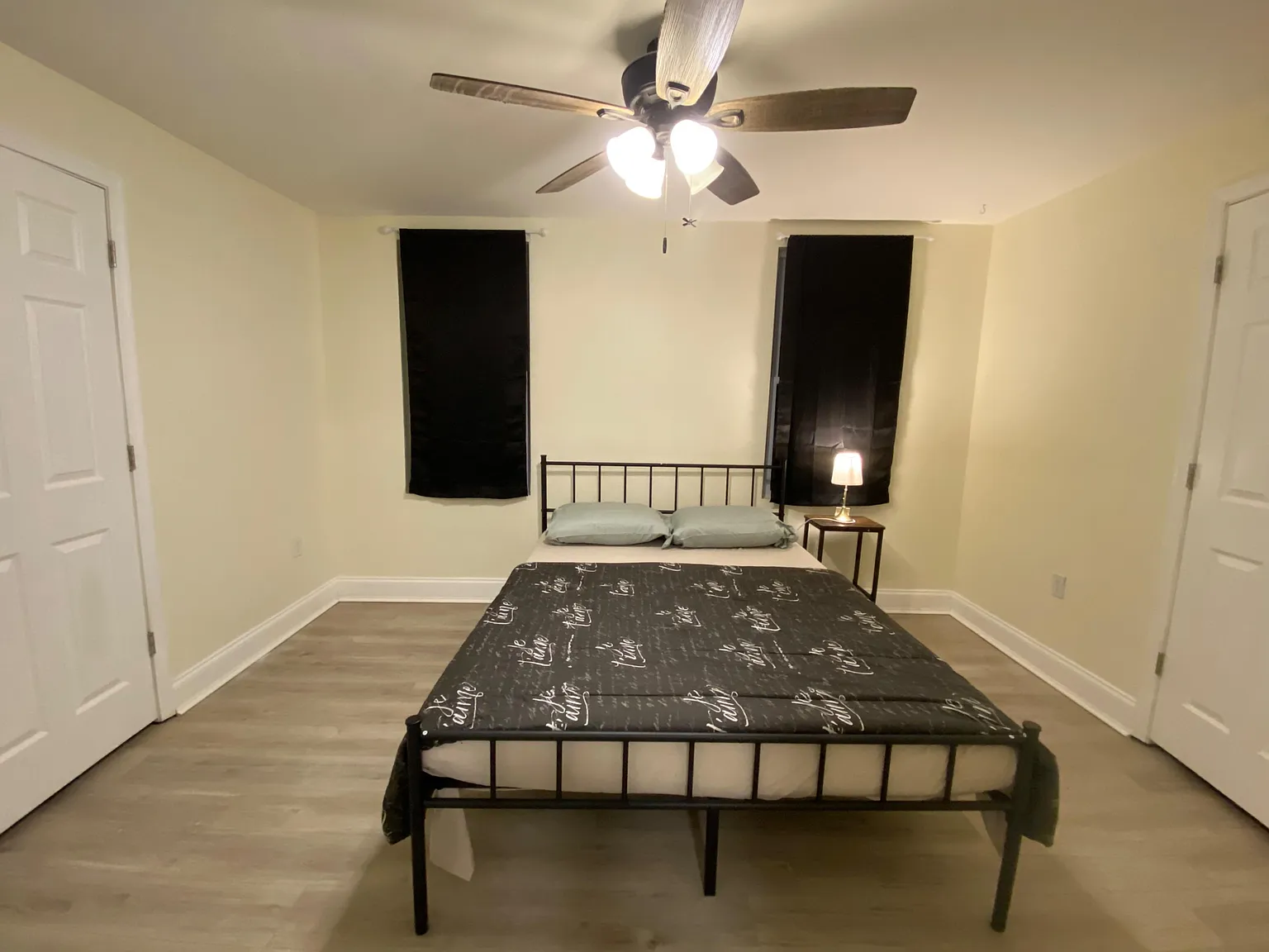4 bed, 3.0 bath, 2105 sqft, $892 — Photo 1