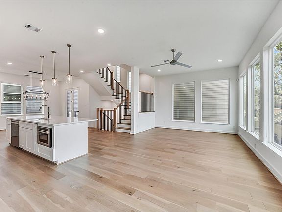 5th image of 806 Fisher St #G