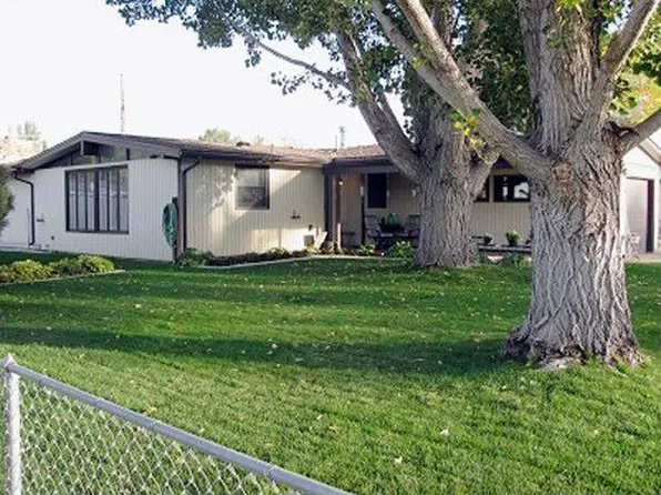 725 S 15th St, Worland, WY 82401