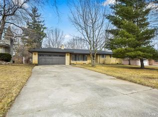 220 Boyken Rd, Rochester Hills, MI 48307