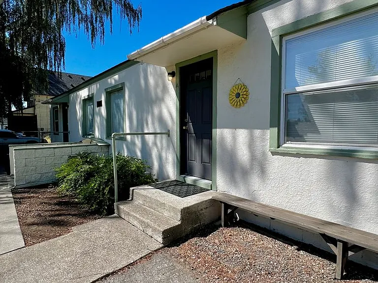 706 N 3rd St — Photo 3