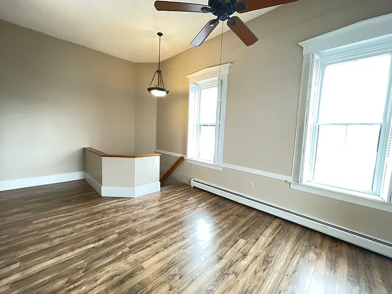 46 Glass St #6 — Photo 12
