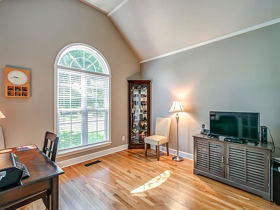4th image of 2659 Churchill Dr