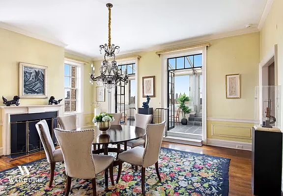 3rd image of 895 Park Ave #A
