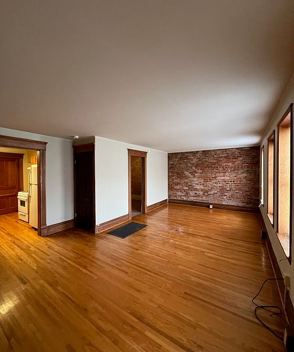 1st image of 121 W Madison St #1