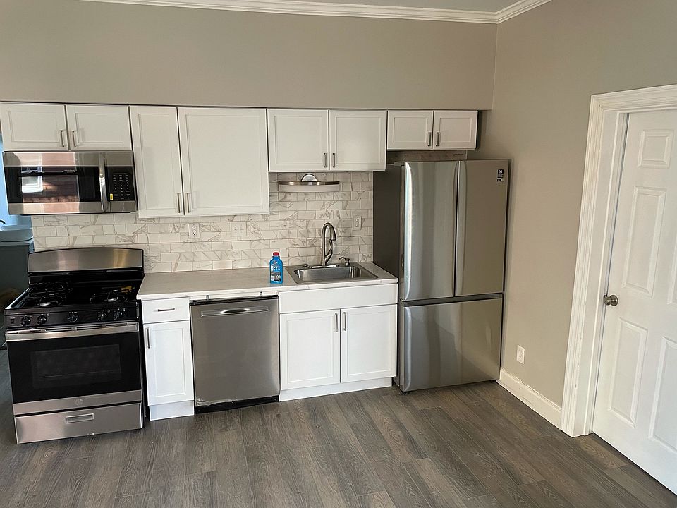 1st image of 2214 Kenilworth Ave #1