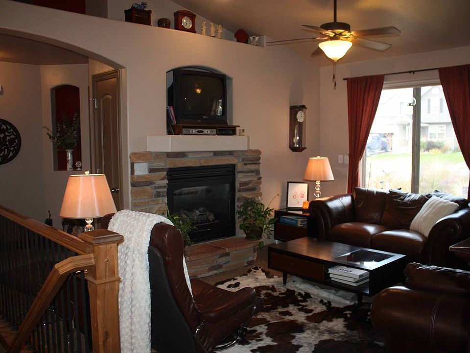 Family room 1 