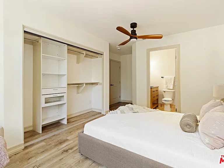 272 N Chester Ave #101 — Photo 33