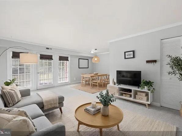 12711 Gordon Blvd APT 82, Woodbridge, VA 22192
