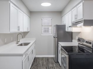 2561 Fassitt Rd APT F14, Charleston, SC 29406