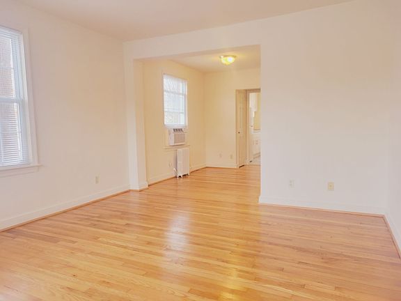 2nd image of 300 E Glendale Ave #1