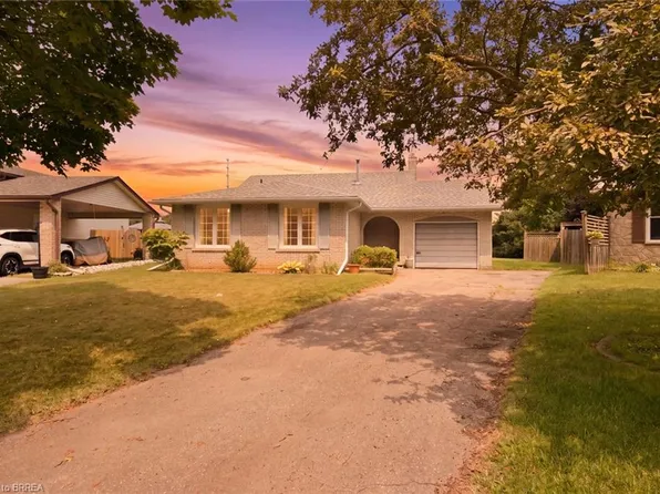 7 Sigurd Jensen Ct, Brantford, ON N3R 6Y8