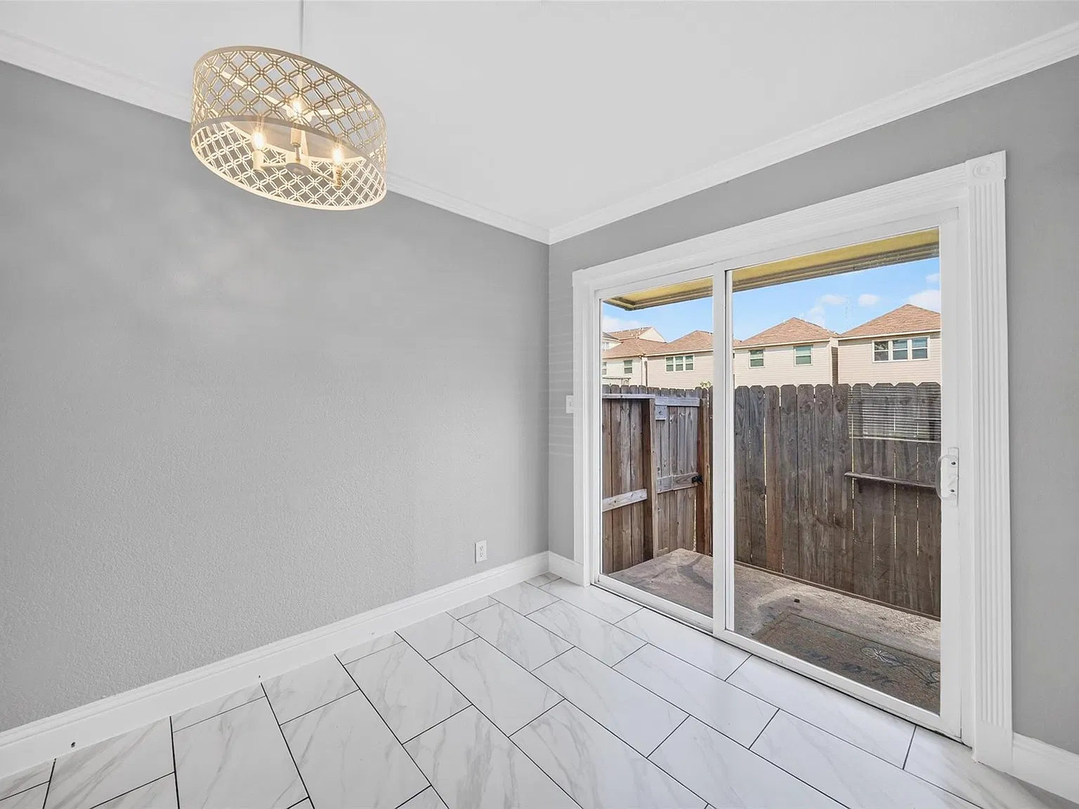 2 bed, 1.5 bath, 1068 sqft, $1,575 — Photo 4