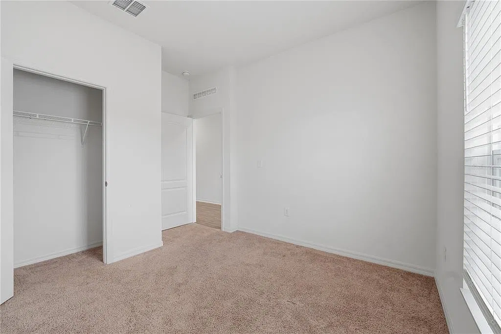 3 bed, 2.0 bath, 1212 sqft, $2,375 — Photo 4