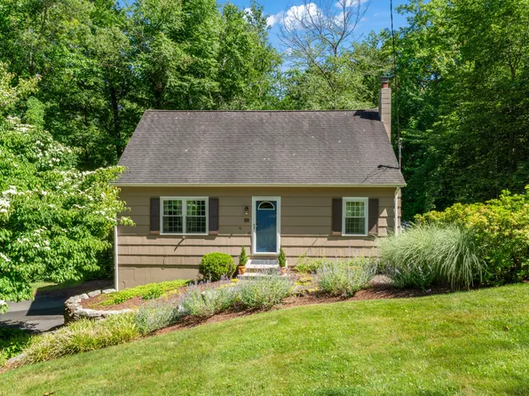 24 Great Quarter Road, Newtown, CT 06482