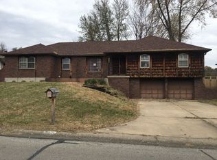 9821 Overhill Rd, Kansas City, MO 64134