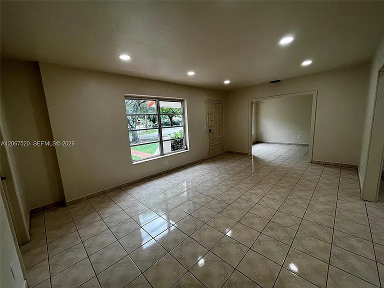 3351 SW 18th St — Photo 9